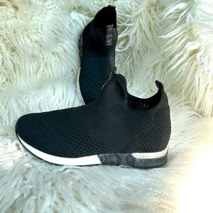 Urban Sport by J/Slides NYC Orion Lifestyle Sneaker - Black 8